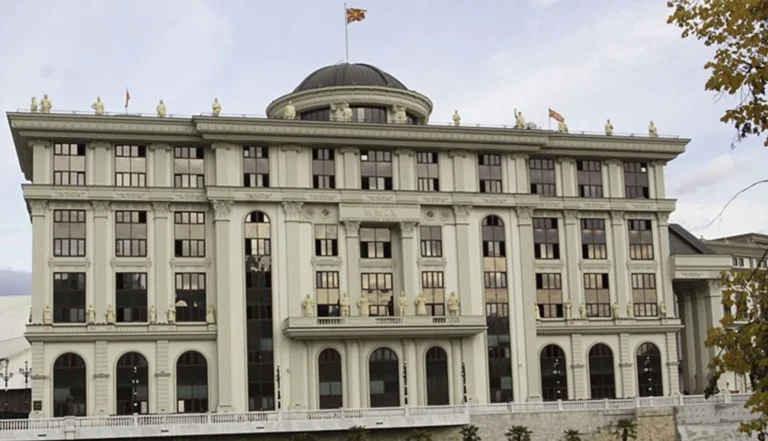 Foreign ministry in Skopje evacuated after threat of bomb