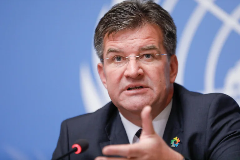 Visite de Lajcak à Pristina, Belgrade, le 14 décembre