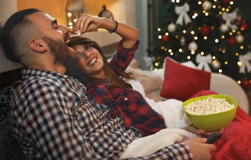A list of romantic movies (& festive atmosphere) to watch with your partner/en