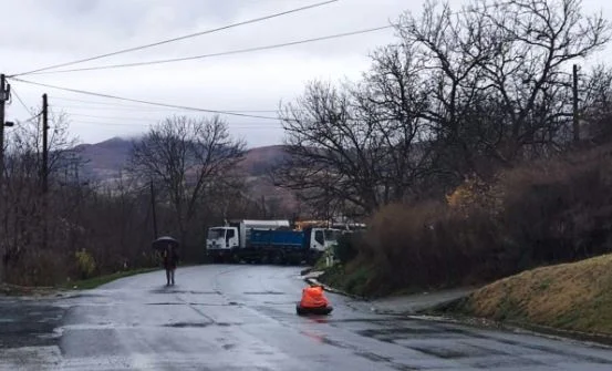 Le nord du Kosovo est encore bloqué : les écoles sont fermées, on ne sait rien de l'explosion de Rudar.