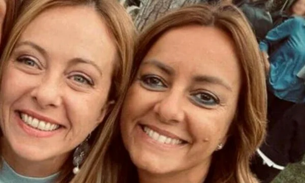 Tragedia in Italia: Tre donne sono state assassinate in un caffè, tra cui un amico del primo ministro