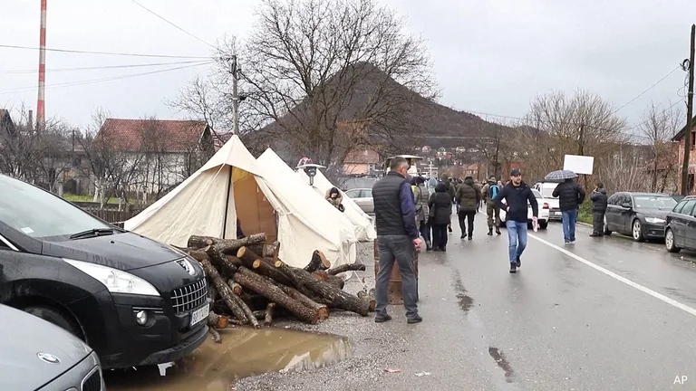 Britain's embassies in Pristina, Belgrade react together, call for removal of barricades in the north