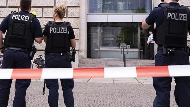 Germany: Gun attack in a mall, some taken hostage