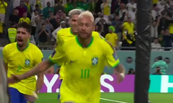 GOOOOOOL/Neymar breaks Croatia's defence, passes Brazil to the highest