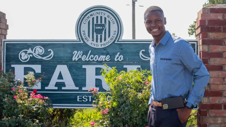 18-year-old elected US mayor