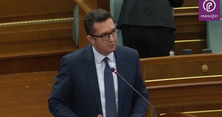 Mustafa pour le moment : Tout ce que le gouvernement a fait, c'est rouiller les épaules.