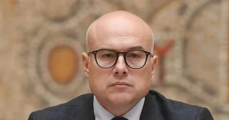 Ministro della Difesa serbo: basta una scintilla per trasformare tutto a nord