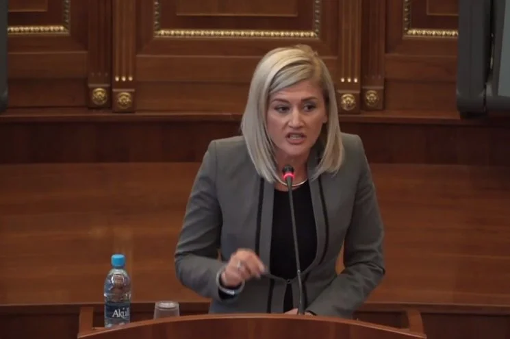 Kusari-Lila e quan arrogant Lajçakun: Nëse s’ju pëlqen puna, ndoshta ju duhet të shkoni diku tjetër