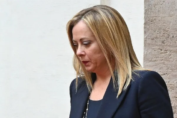 Primo ministro italiano e sua figlia di sei anni sono minacciate di morte