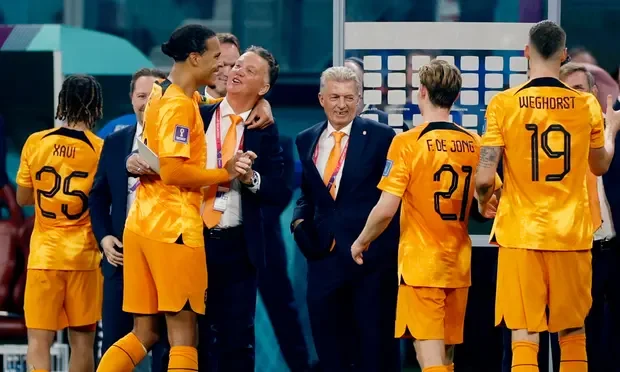 Come sta il recupero di Coach Van Gaal dal cancro che ispira l'Olanda?