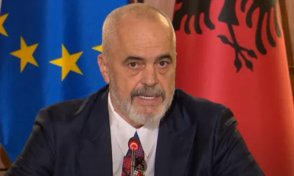 Vuciqi a mis en garde contre le boycott du sommet UE-Balkans occidentaux suite à la décision de Kurti, Rama : Il n'y a pas d'autre moyen que de venir au sommet