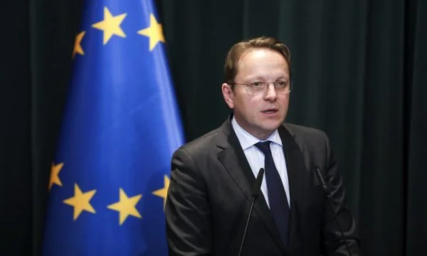 Le Parlement européen cherche à enquêter sur Oliver Warhely, doute de son travail