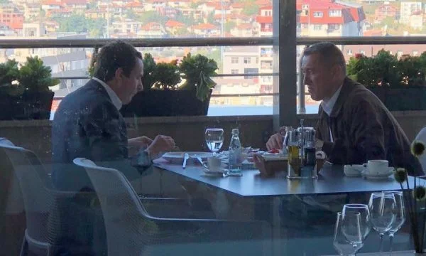 Dos veces conoció a Kurt, Rassic: Prometo ser mucho mejor que Rakiq