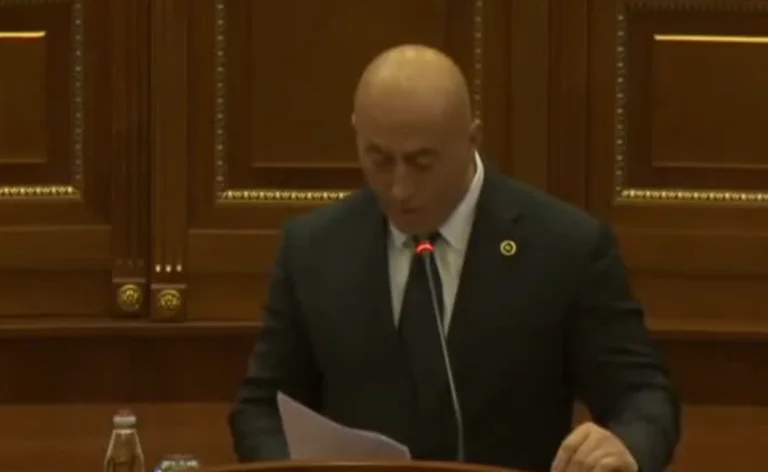 AAK me rezolutë tri pikëshe për dialogun: Kërkon Samit disaditor me praninë e SHBA-së