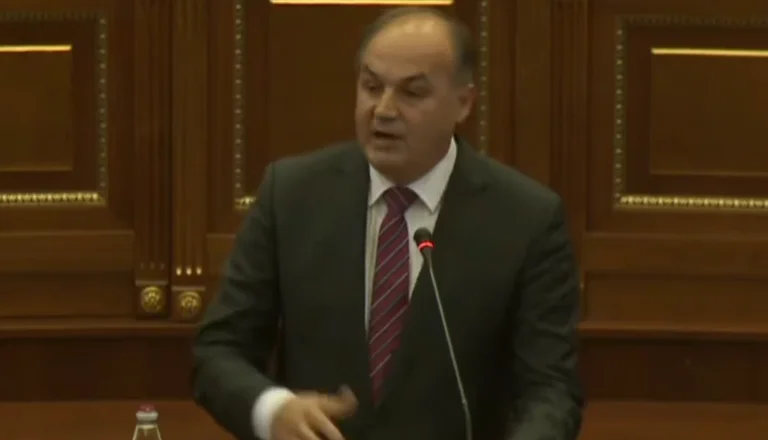 Hoxhaj lyp seancë të mbyllur: Do të folnim shtruar, nuk po foli për llajka – në veri kemi një situatë humnere