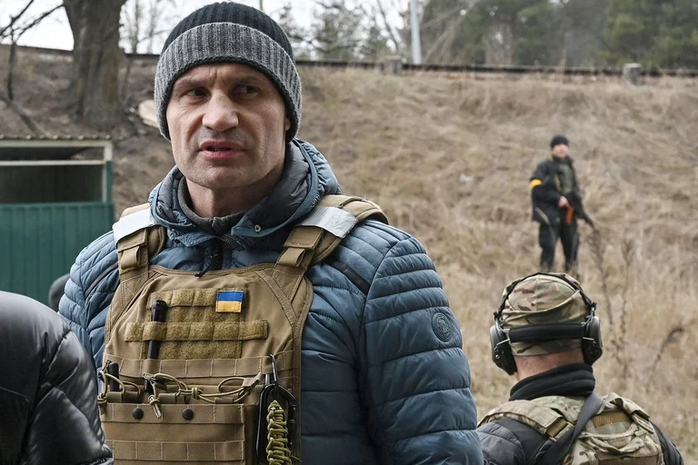 Klitschko, Zelenskyt: Rusët do jenë të lumtur nëse luftojmë njëri-tjetrin