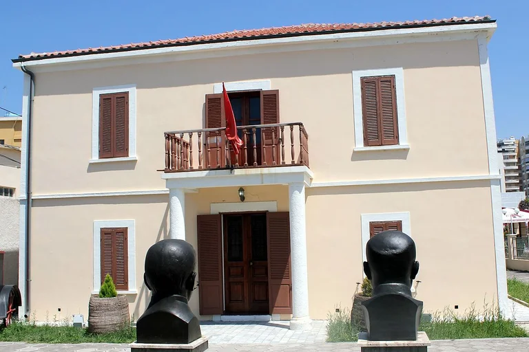 Historiani shqiptar dyshon se dokumenti i aktit të pavarësisë mund të jetë trafikuar