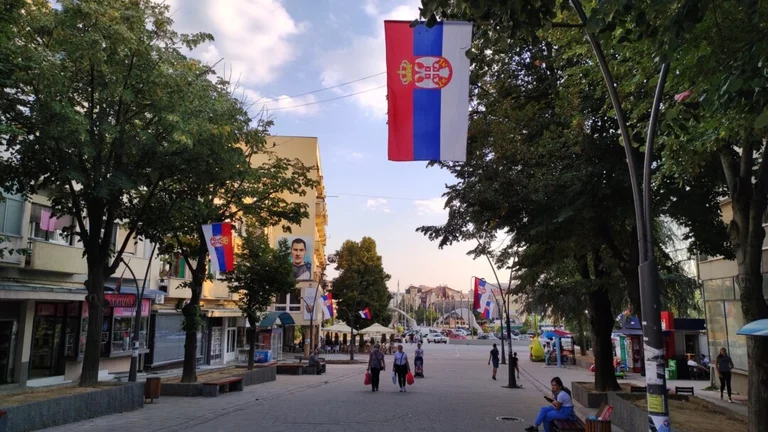 Qeveria thotë se bën dialog me serbët lokal, por jo publikisht
