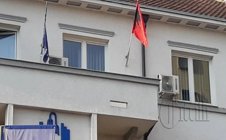 Kryetari i Preshevës: Serbët vëzhgojnë kur vëmë flamurin