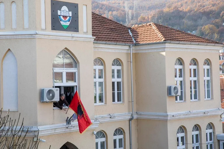Arifi për Periskopin: Qeveria Kurti le që s’na ka mbështetur, por na ka përçarë edhe më shumë