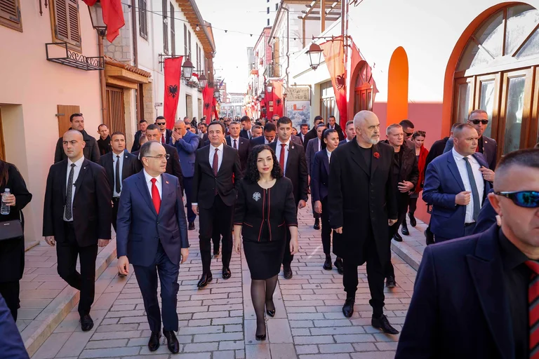 Osmani: Shpalljes së Pavarësisë së Shqipërisë dhe Dita e Flamurit, ndër ngjarjet më të rëndësishme në historinë e popullit shqiptar