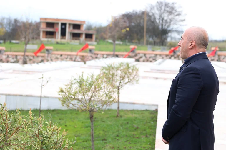 Haradinaj: Përjetësisht përulemi para të rënëve për liri të të gjitha kohërave