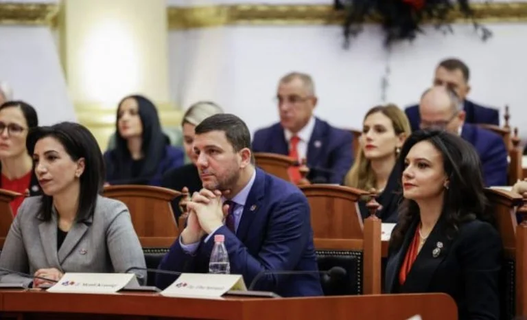 Krasniqi uron unitet dhe sukses: Urime shqiptarë!