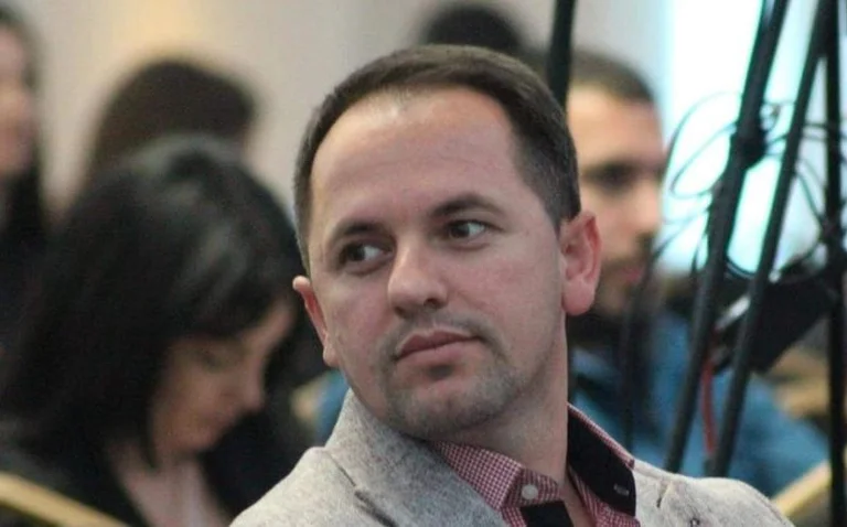 Kryetari i Shoqatës së Pacientëve për rastin e logopedit: Ku është dinjiteti i mantelbardhëve?