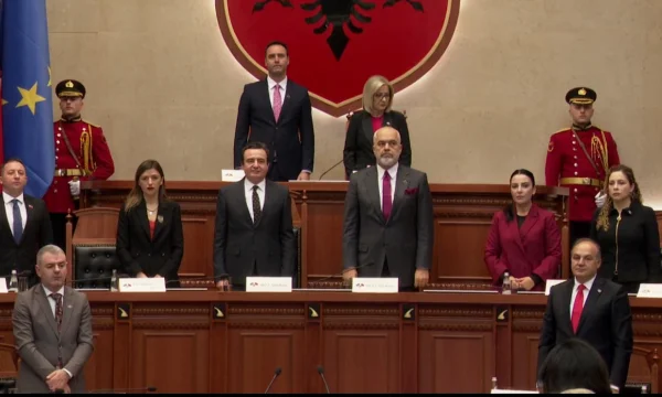 Nis mbledhja e kuvendeve Kosovë-Shqipëri, të pranishëm edhe kryeministrat