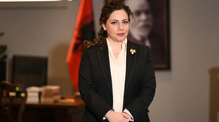 Ministrja e Jashtme e Shqipërisë sot viziton Kosovën