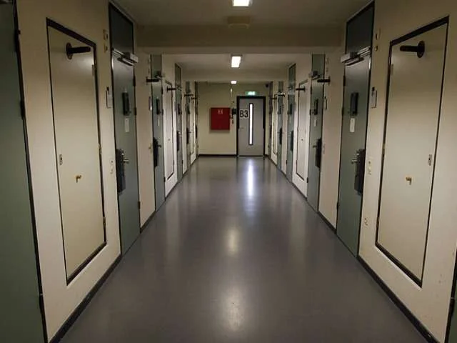Kërkohet paraburgim për 70-vjeçarin e dyshuar se mbyti gruan e tij