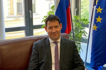 Diploma esloveno: el tiempo para el acuerdo entre Kosovo y Serbia es ilimitado