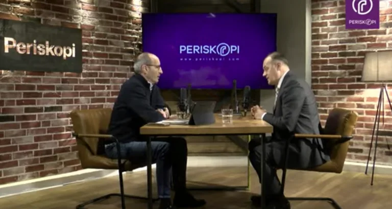 Enver Hoxhaj përballë Ilir Mirenës