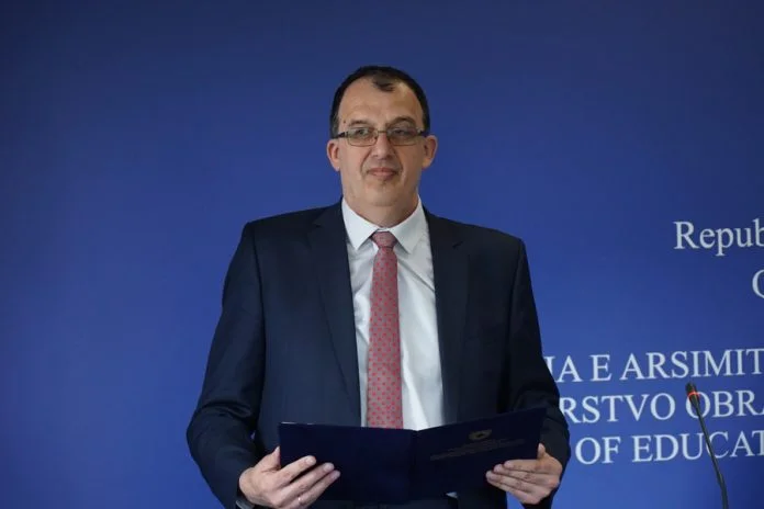 Jep dorëheqje zëvendësministri Dukagjin Pupovci