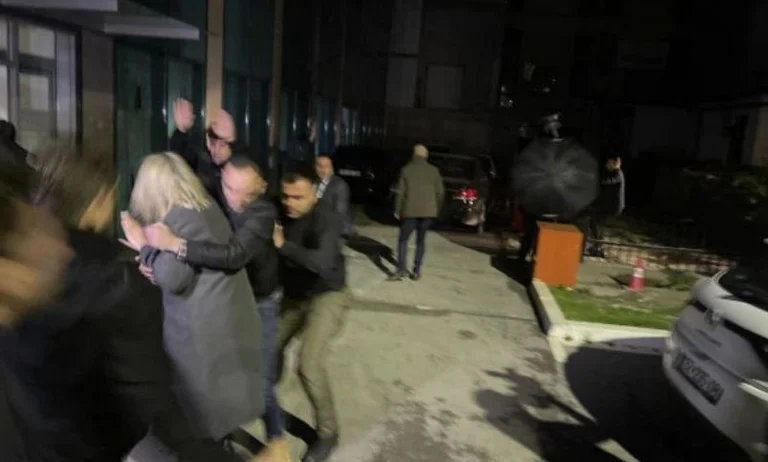PSD e gjuan me qershi Kurtin për shkak të marrëveshjes për targat