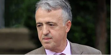 INT ERVIEW/ Muhamet Hamiti: Albini de la poesía de oposición ha descendido al poder de la mala prosa