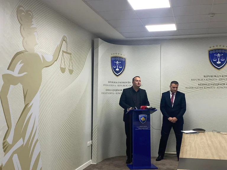 Kurti ua uli pagat, KGJK pezullojnë aktivitetet me qeverinë, reduktojnë punën në gjykata