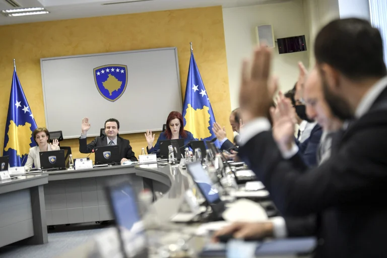 Qeveria ndryshon pagat e gjyqtarëve dhe prokurorëve