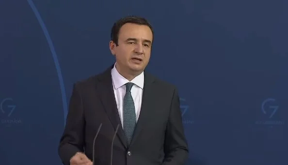 Kurti tenton t’i bindë gjermanët për investime në Kosovë: Kemi shumë rini, flasin gjuhë të huaja