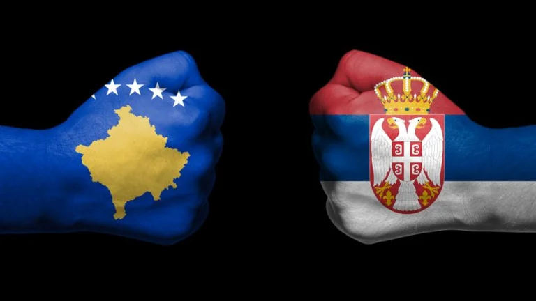 BBC shkruan për marrëdhëniet e tensionuara Kosovë-Serbi
