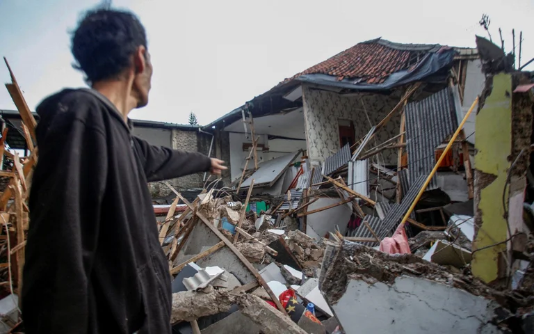 Indonezi: Shkon në 162 numri i të vdekurve nga tërmeti