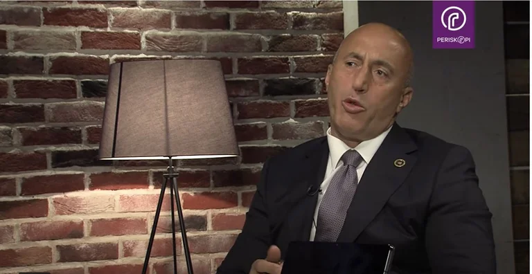Haradinaj kërkon të pezullohet vendimi për targat