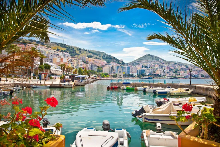 Sezonin turistik këtë vit në Shqipëri e mbajtën në këmbë kosovarët, italianët, polakët dhe gjermanët
