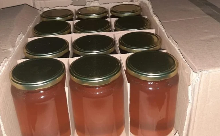 Një person kapet me rreth 320 kilogramë mjaltë pa dokumentacion në Viti
