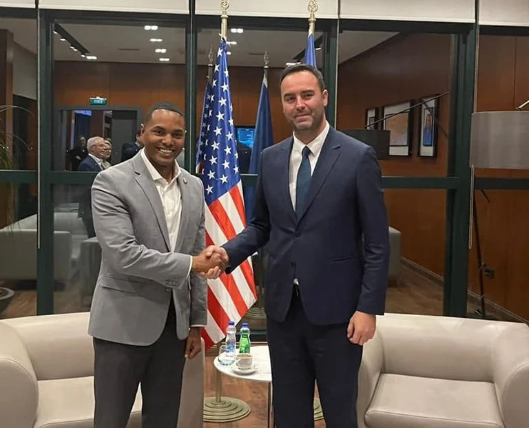 Konjufca pret kongresmenin amerikan Ritchie Torres, e quan “mik të madh të shtetit tonë”