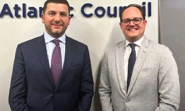 Memli Krasniqi pritet në Këshillin Atlantik – flet për synimet integruese të Kosovës