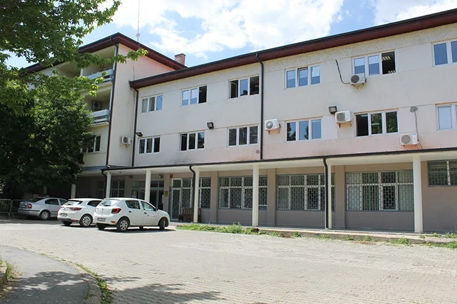Mungesa e 145 punonjësve nuk e ndali punën e Gjykatës Themelore në Mitrovicë