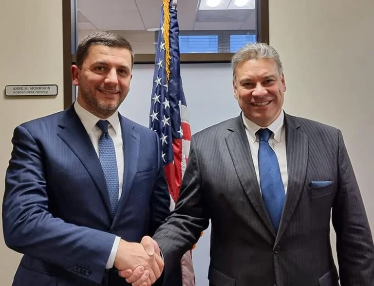 Krasniqi takon Escobarin: Rreshtimi dhe koordinimi me Amerikën s’ka alternativë