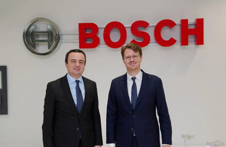 Kurti shkon takohet me drejtuesit e Bosch, Datagroup SE dhe Zeiss