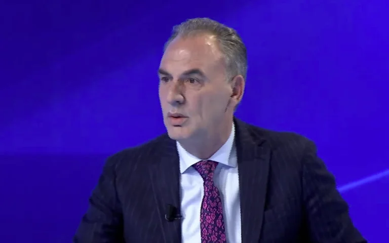 Limaj: Kurti e ka pranuar të drejtën e administratës serbe për të lëshuar letërnjoftimet për qytetarët e Kosovës